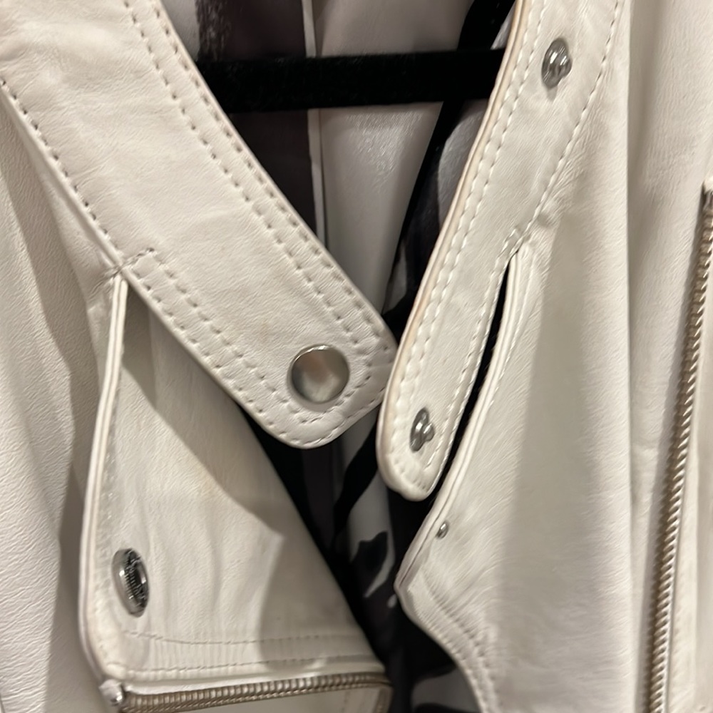 Danier leather jacket - Picture 10 of 11
